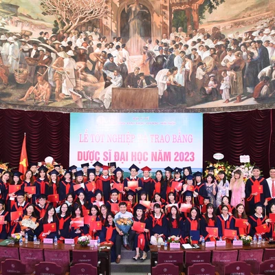 LỄ TỐT NGHIỆP VÀ TRAO BẰNG DƯỢC SĨ ĐẠI HỌC NĂM 2023